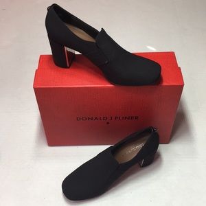 Donald j pliner black heals size 7M